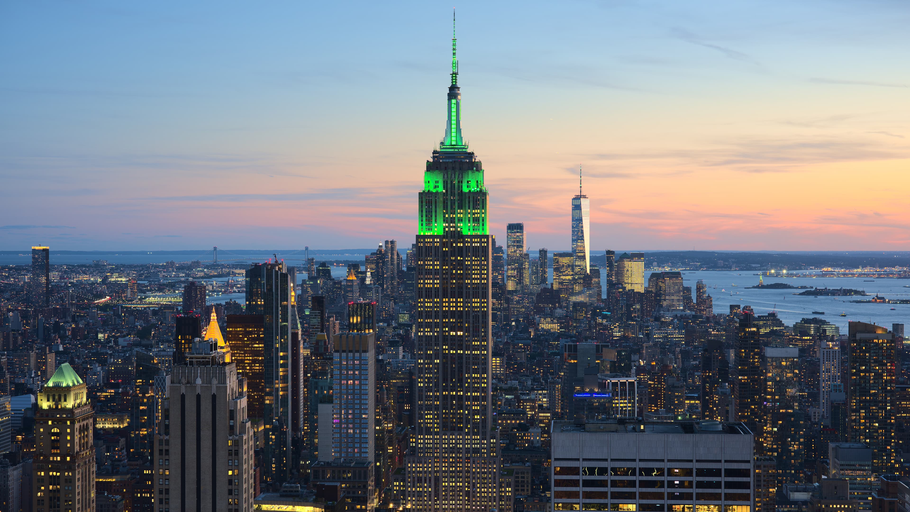 New York, USA — View of Empire State Building from Rockefeller Center New York City dllu (cropped)
